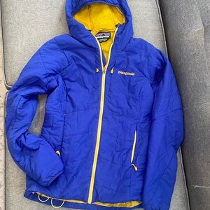 Women’s Blue and Yellow Patagonia Jacket - Like New -XS